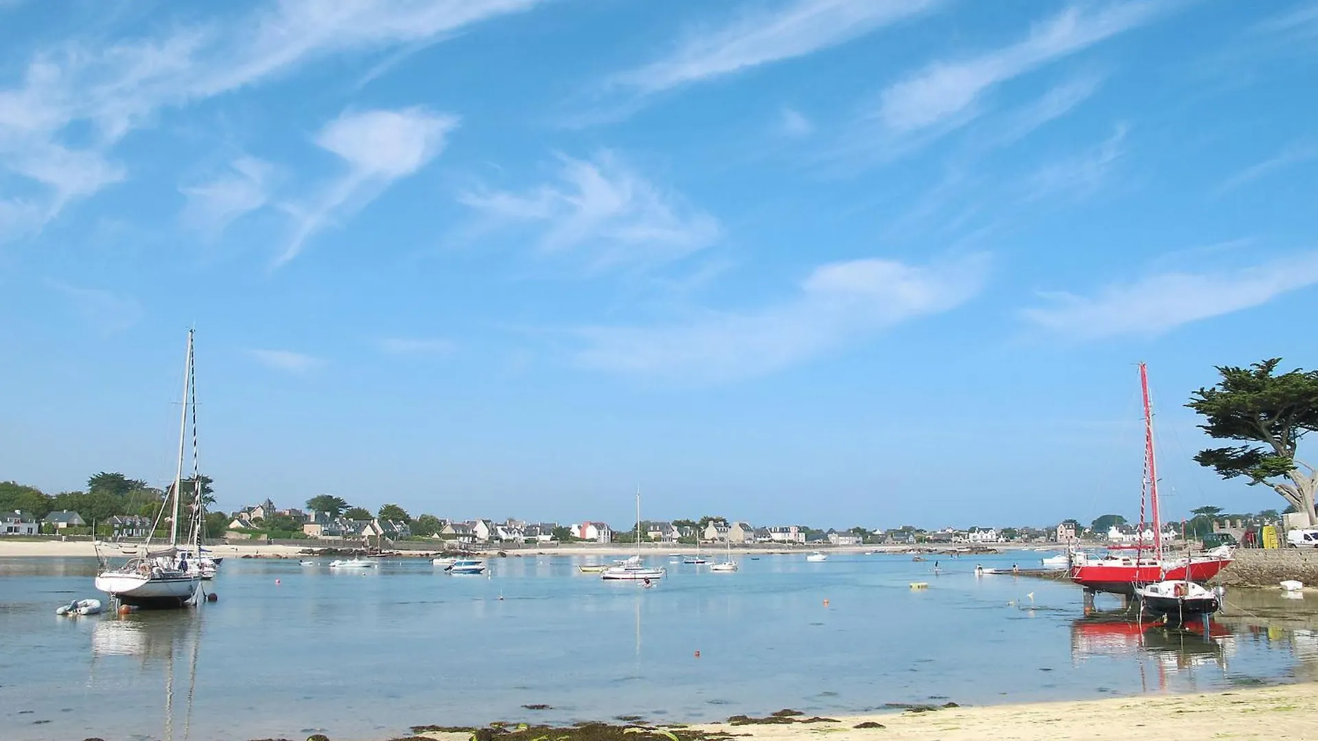 Apartment Les Chardons Bleus 1 By Interhome Brignogan-Plages