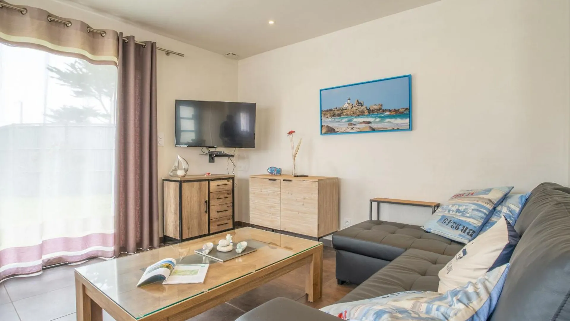 Apartment Les Chardons Bleus 1 By Interhome Brignogan-Plages