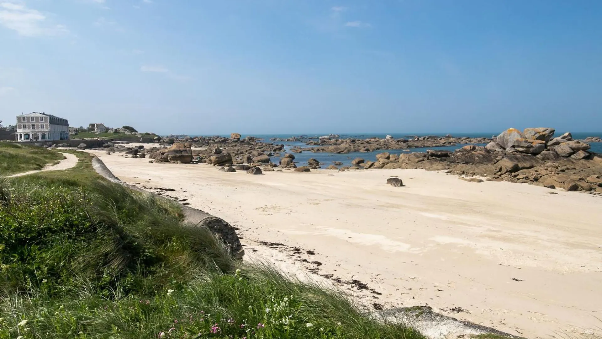 Apartment Les Chardons Bleus 1 By Interhome Brignogan-Plages 0*,  França